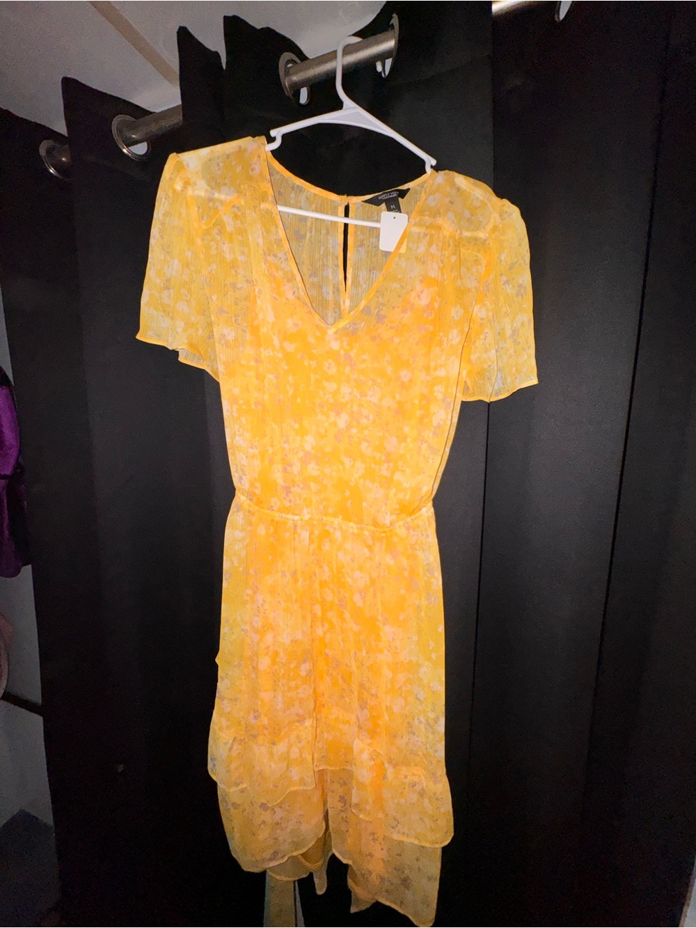 Vera Wang Yellow Floral V-Neck Tiered Midi Dress